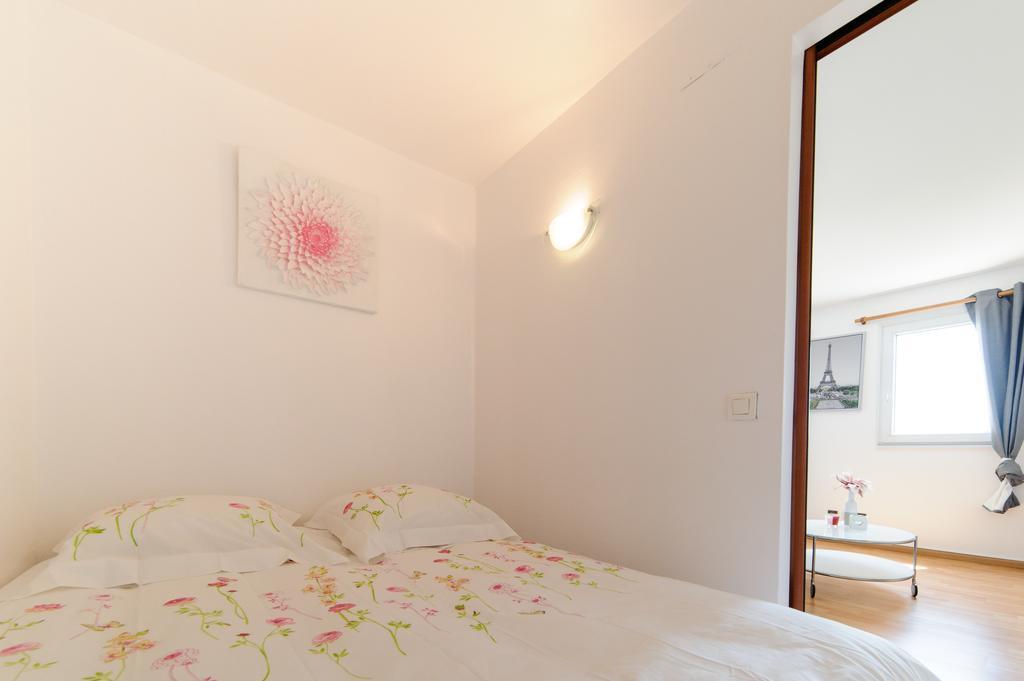 Apartamento Le Marnois-Gare Noisy-le-Grand Habitación foto